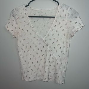 American eagle floral v neck